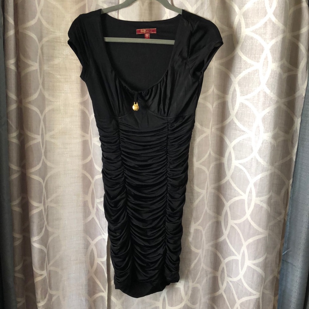 Body-con ruched black dress